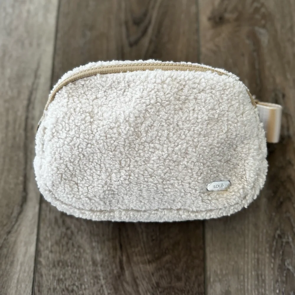 Lolë Crossbody Bag Cream / Tan Sherpa Unisex Belt Bag Adjustable Fanny Pack